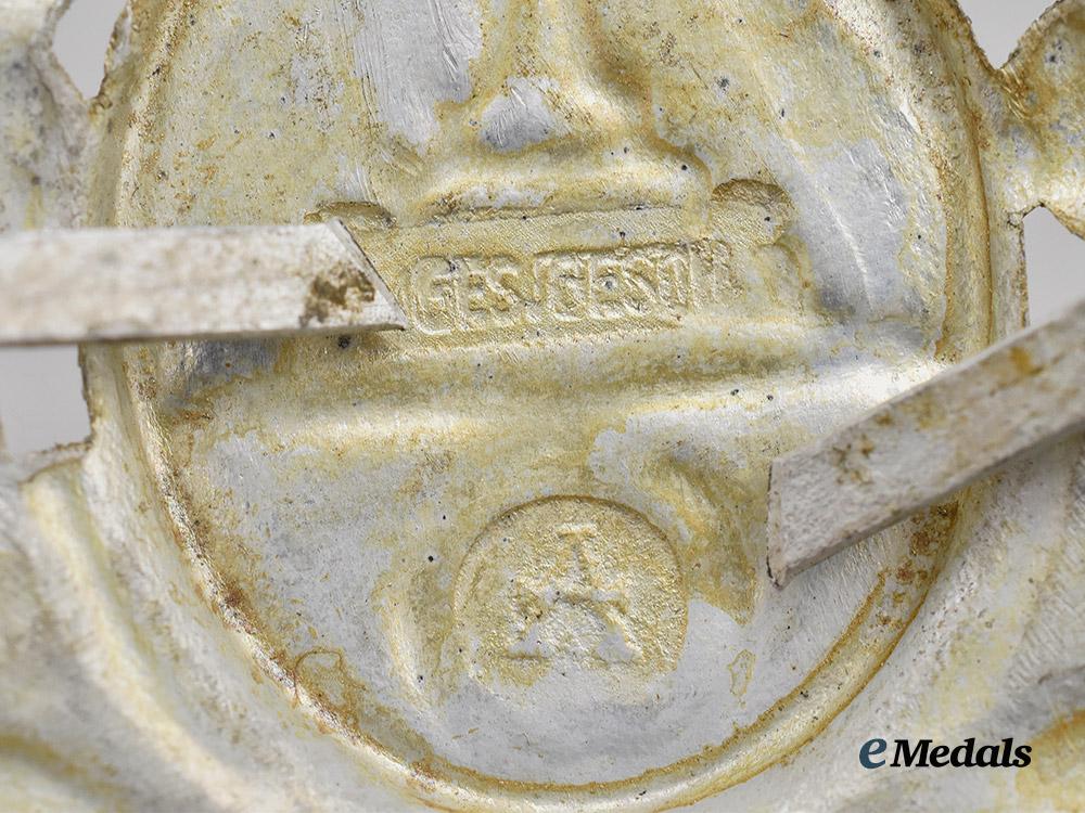 germany,_third_reich._a_mixed_lot_of_visor_cap_insingia___m_n_c0512