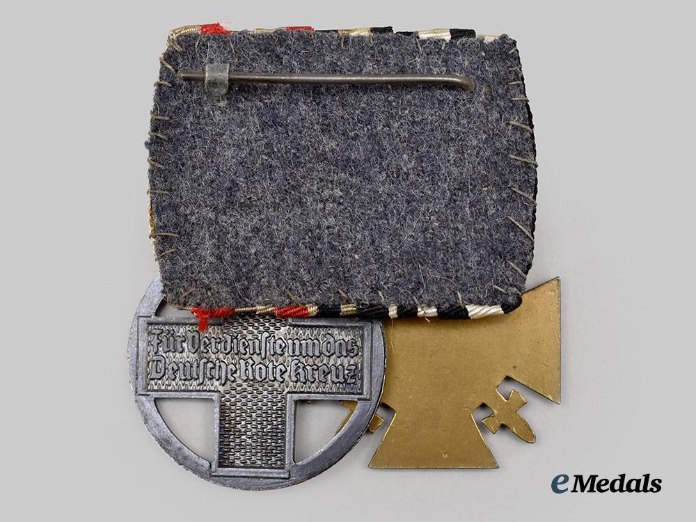 germany,_third_reich._a_red_cross_medal_bar_for_a_first_world_war_combatant___m_n_c0603