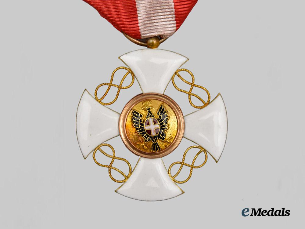 italy,_kingdom._an_order_of_the_crown_of_italy_in_gold,_knight,_in_case___m_n_c0617