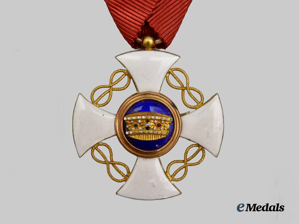 italy,_kingdom._an_order_of_the_crown_of_italy_in_gold,_knight_in_case___m_n_c0641