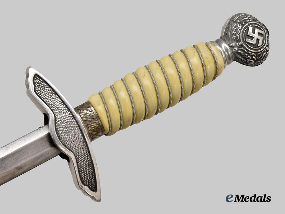 germany,_luftwaffe._an_officer’s_dress_dagger,_with_hanger,_by_robert_klaas___m_n_c0659