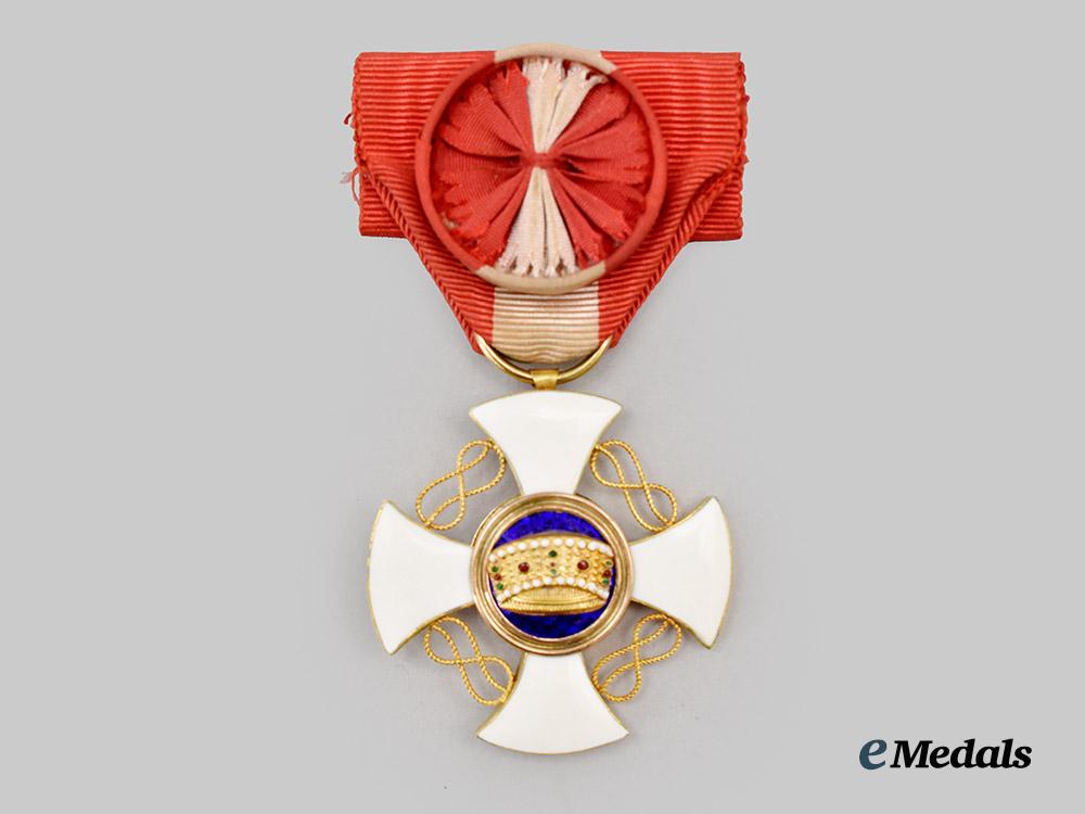 italy,_kingdom._an_order_of_the_crown_of_italy,_fifth_class_knight,_in_gold,_c.1920___m_n_c0712