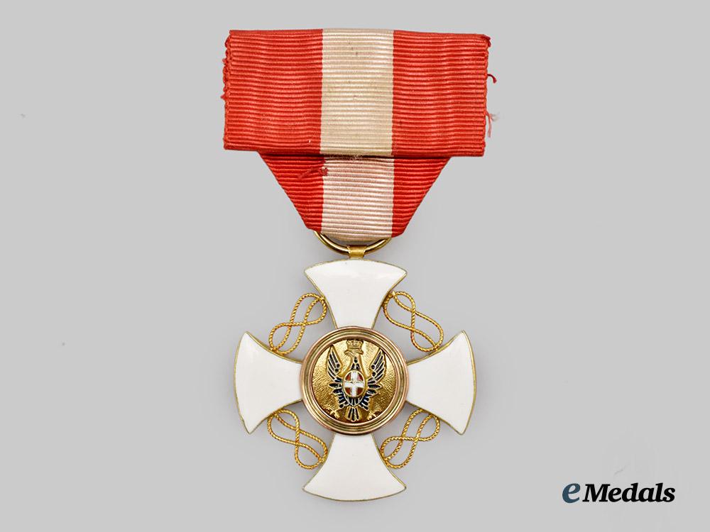 italy,_kingdom._an_order_of_the_crown_of_italy,_fifth_class_knight,_in_gold,_c.1920___m_n_c0714