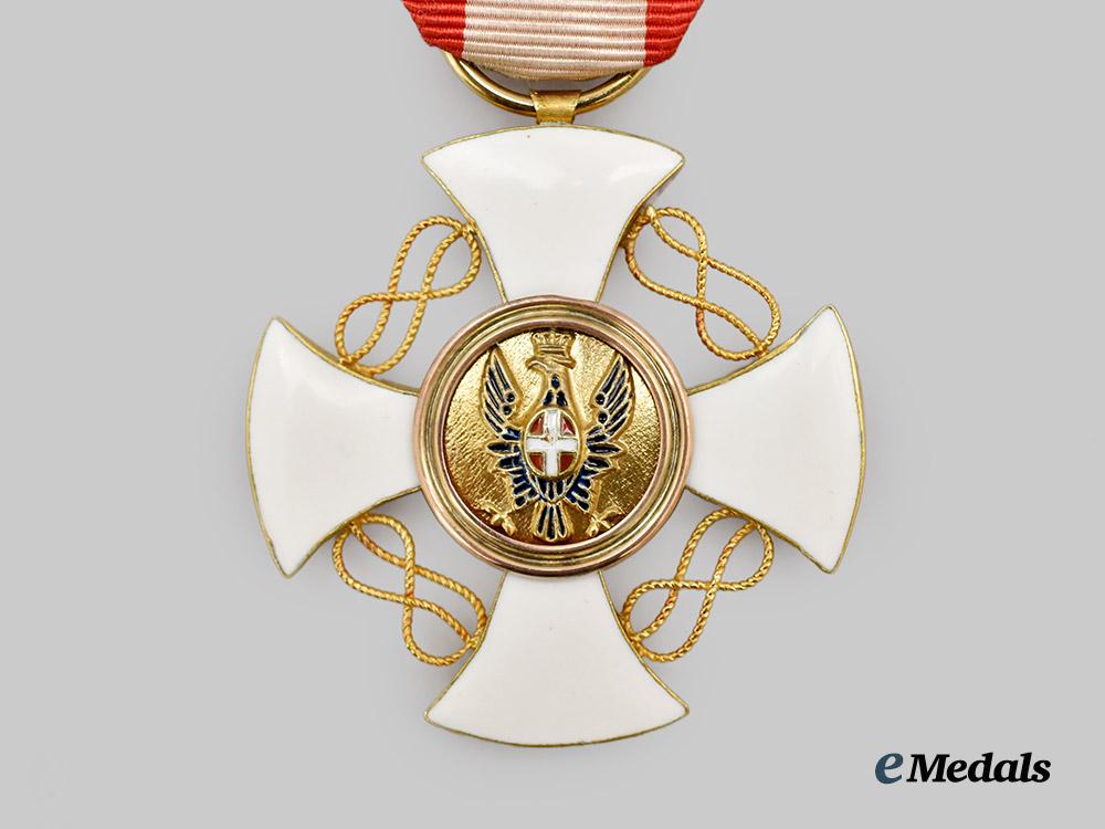 italy,_kingdom._an_order_of_the_crown_of_italy,_fifth_class_knight,_in_gold,_c.1920___m_n_c0715