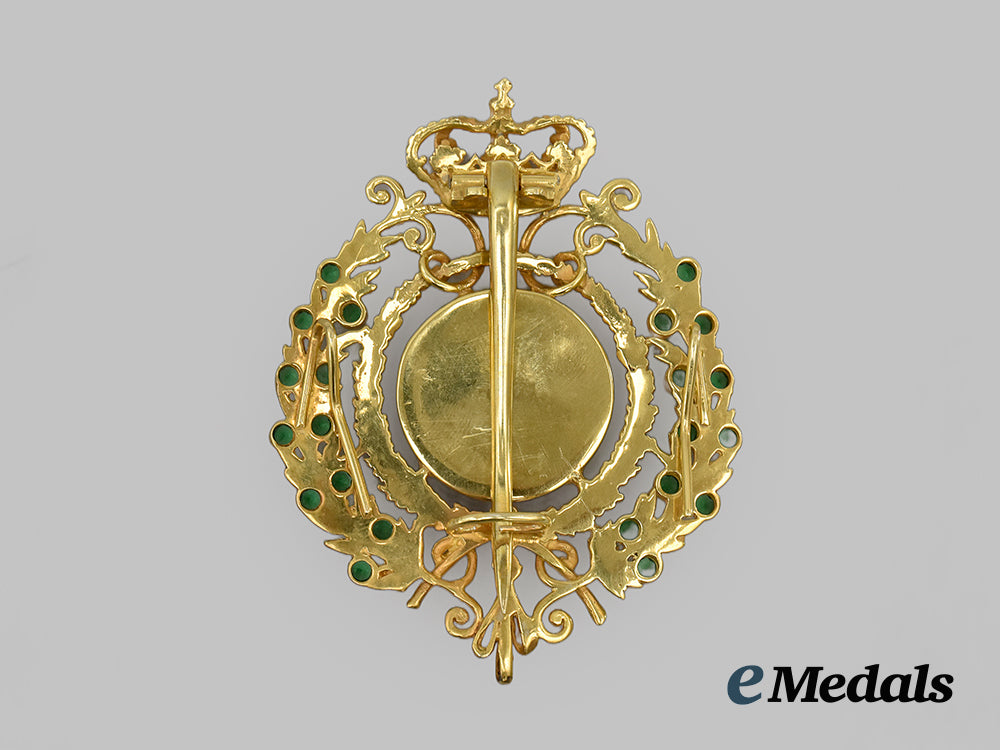 spain,_kingdom._a_gold_medal_of_merit_in_the_fine_arts_to_geraldine_chaplin(_daughter_of_charlie_chaplin)___m_n_c0758