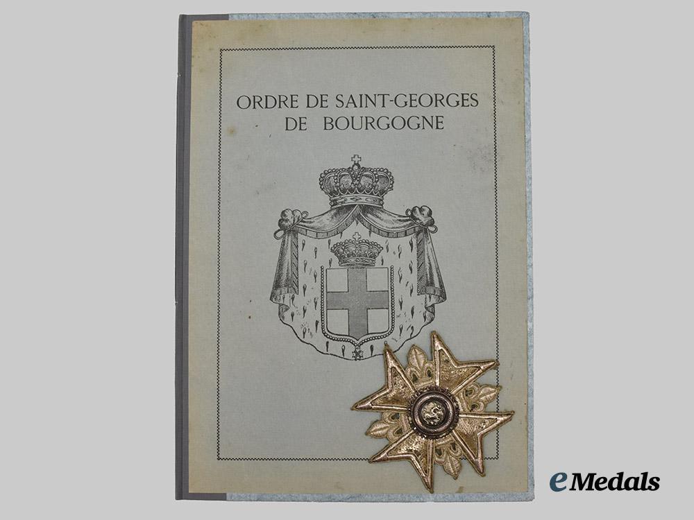 france,_free_country_of_burgundy._an_order_of_saint_george_of_burgundy,_embroidered_breast_star,_c.1925___m_n_c0802