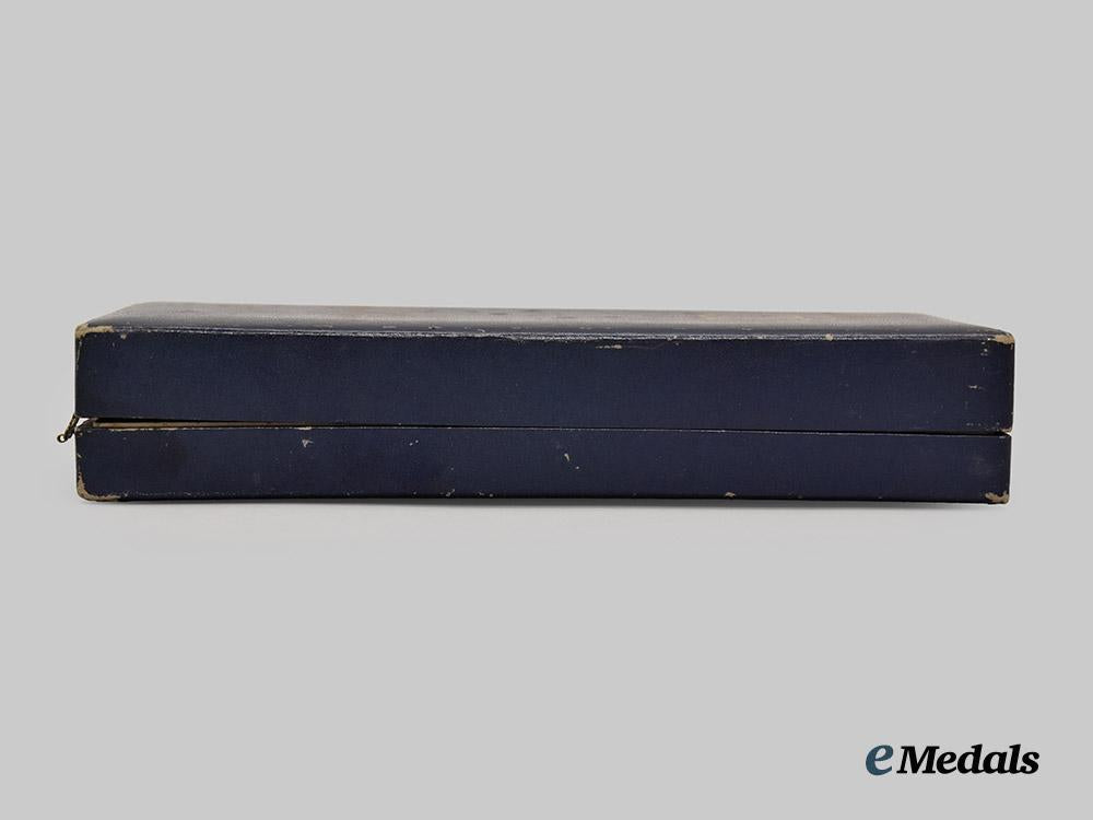 romania,_kingdom._an_order_of_the_romanian_crown,_grand_officer_case___m_n_c0840