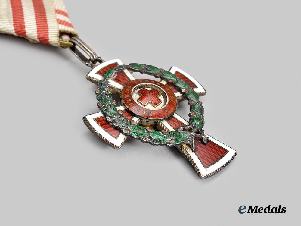austria,_imperial._a_honour_decoration_of_the_red_cross,_i_i_class_cross___m_n_c0847