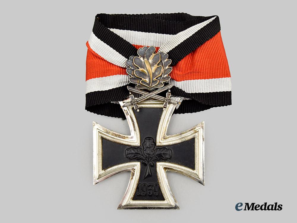 germany,_federal_republic._a_knight’s_cross_of_the_iron_cross_with_oak_leaves_and_swords,1957_version___m_n_c0864