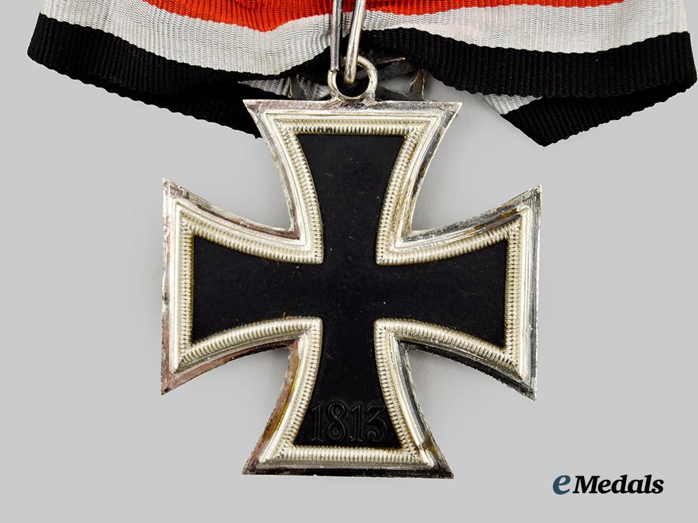 germany,_federal_republic._a_knight’s_cross_of_the_iron_cross_with_oak_leaves_and_swords,1957_version___m_n_c0867