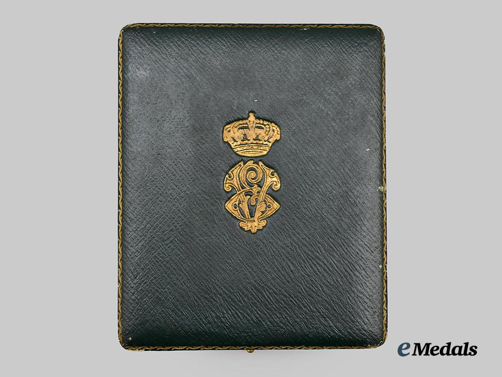 italy,_kingdom._an_order_of_st._maurice_and_st._lazarus,_knight_with_miniature,_in_gold___m_n_c0889