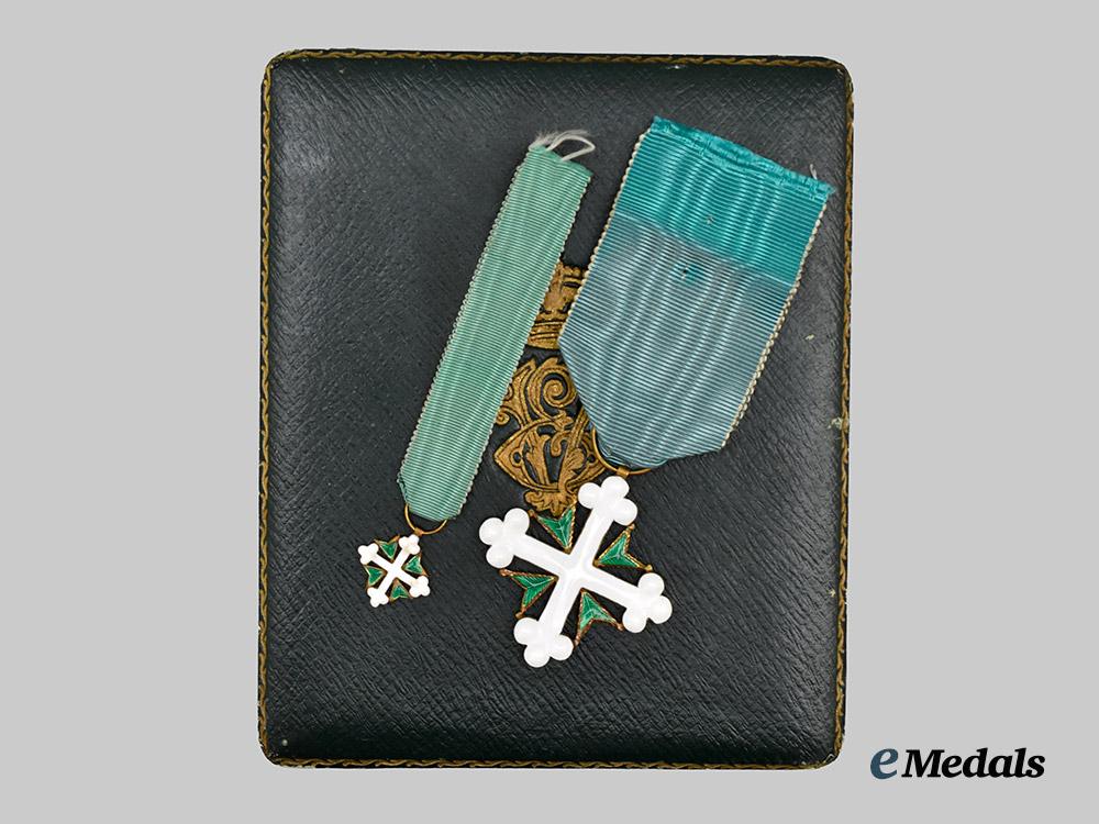 italy,_kingdom._an_order_of_st._maurice_and_st._lazarus,_knight_with_miniature,_in_gold___m_n_c0891