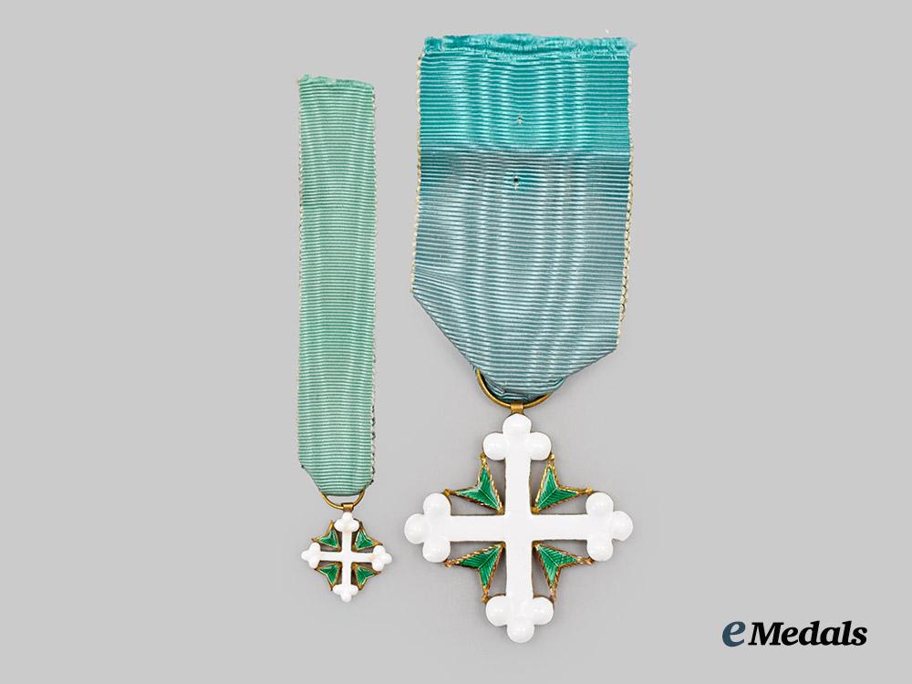 italy,_kingdom._an_order_of_st._maurice_and_st._lazarus,_knight_with_miniature,_in_gold___m_n_c0892