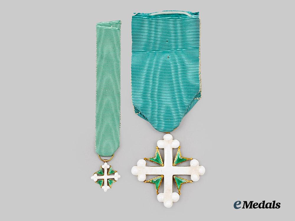 italy,_kingdom._an_order_of_st._maurice_and_st._lazarus,_knight_with_miniature,_in_gold___m_n_c0894