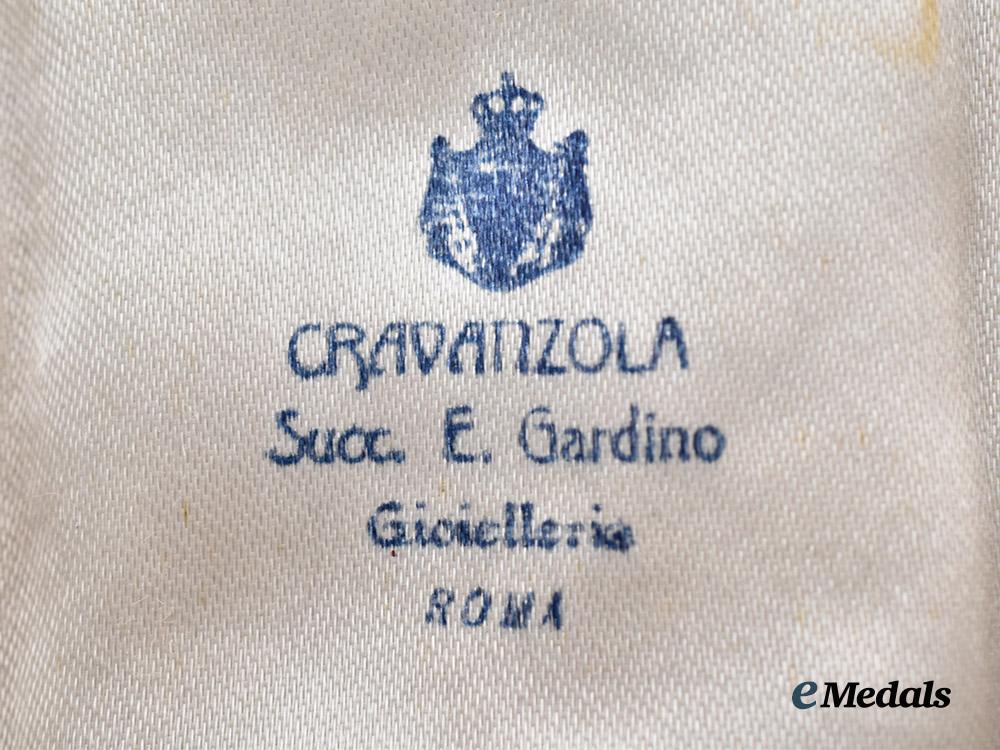 italy,_kingdom._an_order_of_the_roman_eagle,_knight_with_swords,_by_cravanzola___m_n_c0899