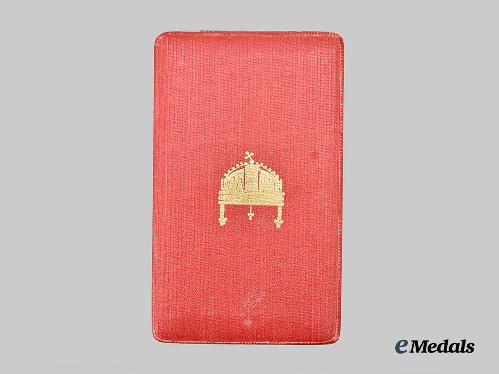 hungary,_regency._an_order_of_merit,_gold_merit_cross,_with_case___m_n_c0900