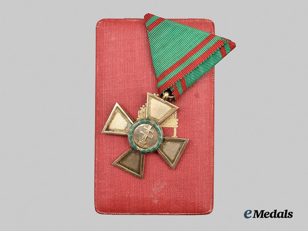 hungary,_regency._an_order_of_merit,_gold_merit_cross,_with_case___m_n_c0903