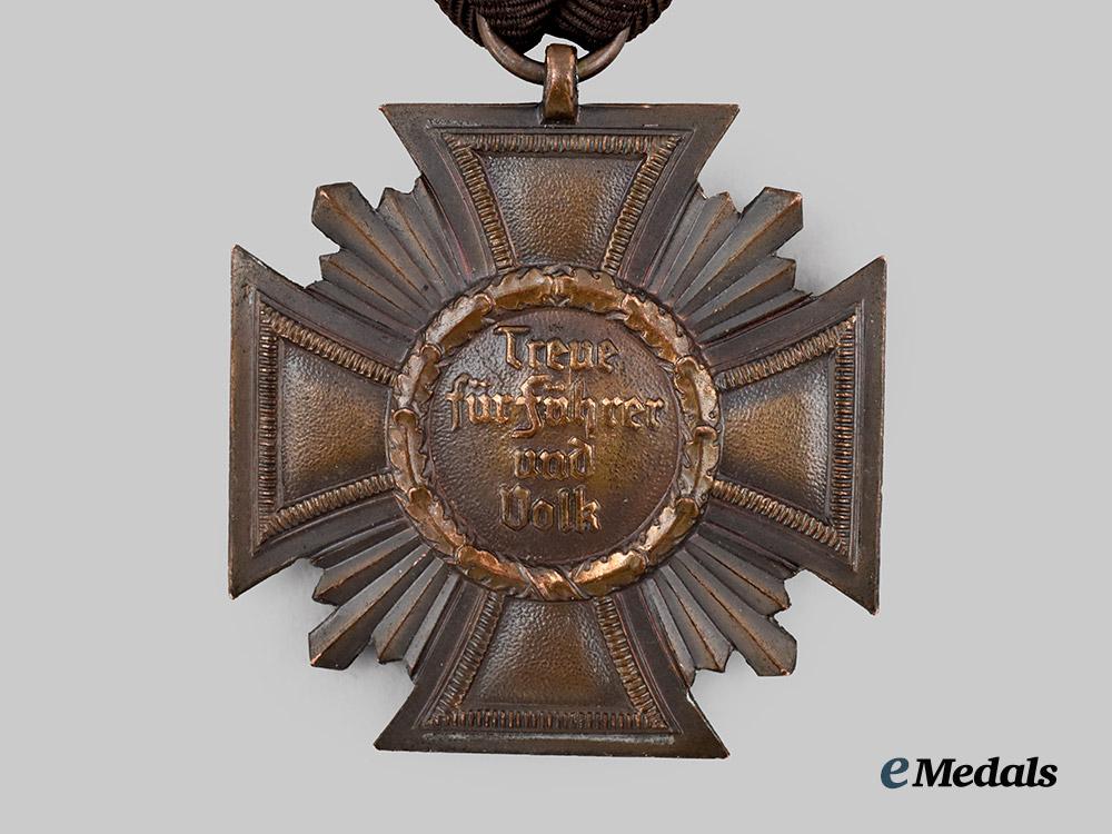 germany,_n_s_d_a_p._a_long_service_award,_i_i_i_class_for10_years,_early_aluminum_variant_with_ribbon_bar_by_paul_meybauer___m_n_c0942