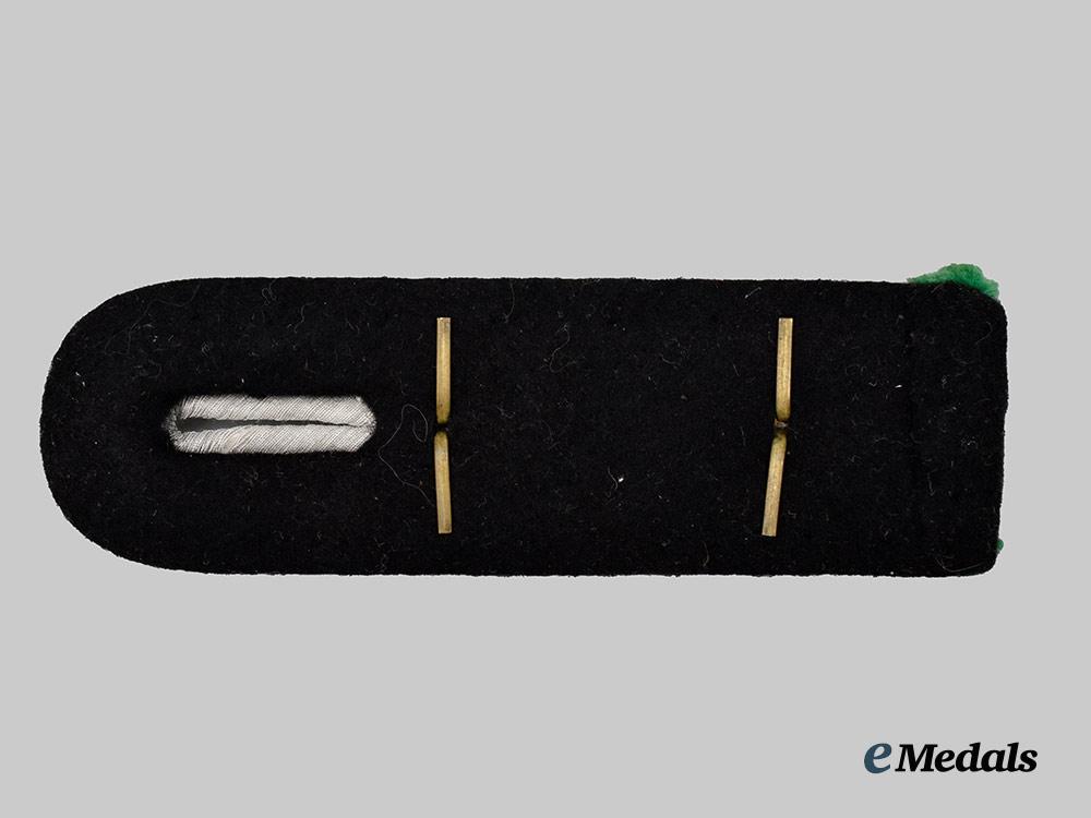 germany,_s_s._a_waffen-_s_s_gebirgsjäger_hauptsturmführer_shoulder_board___m_n_c1006