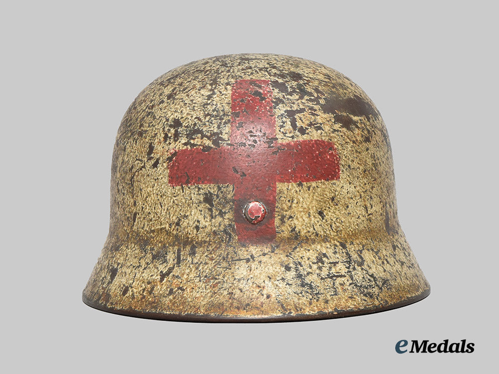 germany,_heer._a_rare_medic’s_m40_stahlhelm,_unit-_attributed_example,_by_eisenhüttenwerke_thale___m_n_c1014