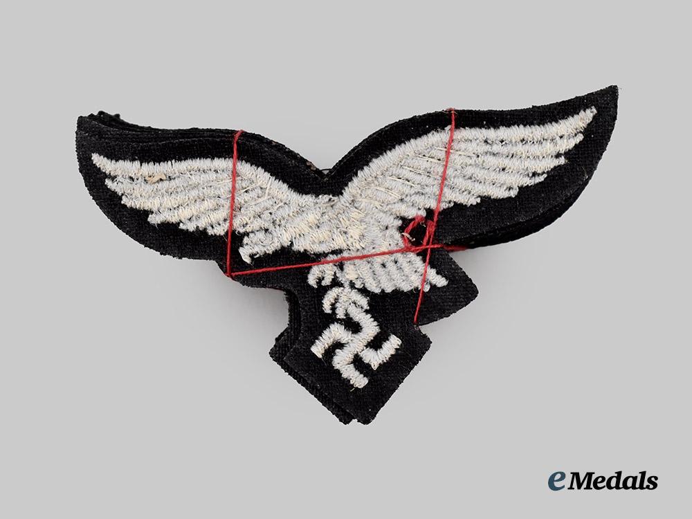 germany,_luftwaffe._a_lot_of_mint_and_unissued1st_fallschirm-_panzer_division_hermann_göring_uniform_eagles___m_n_c1025