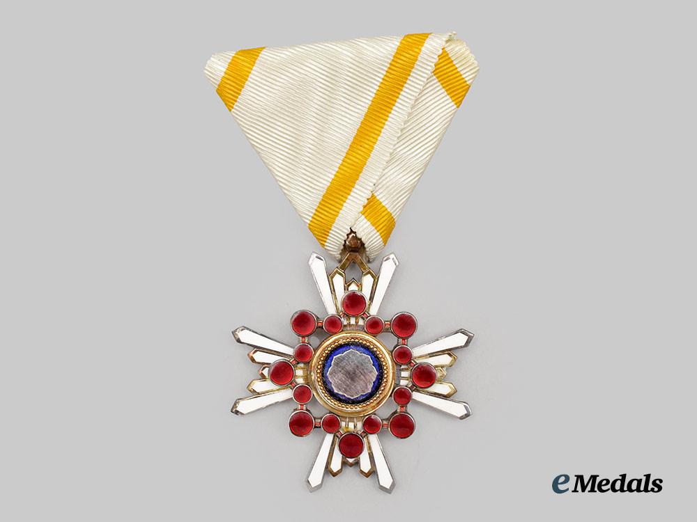 japan,_empire._an_order_of_the_sacred_treasure,_v_class_in_case___m_n_c1115