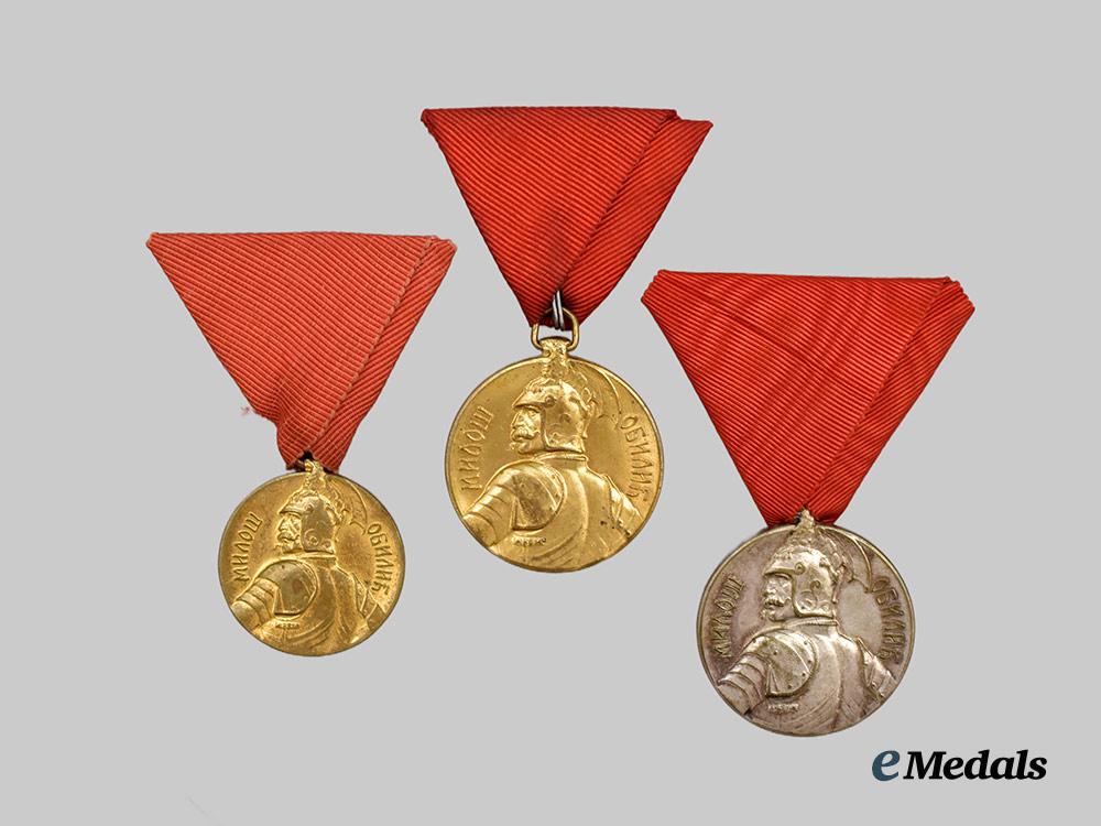 serbia,_kingdom._three_bravery_medals“_milos_obilic”_gold_and_silver_grades___m_n_c1120