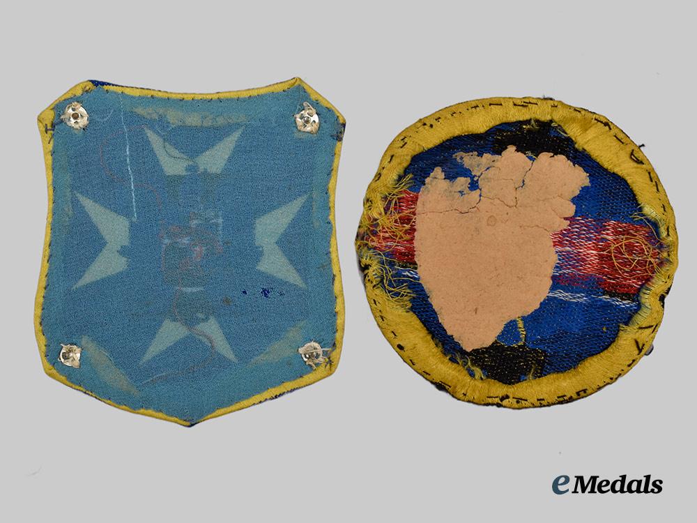 romania,_kingdom._a_national_renaissance_front_patch_and_a_strajațării_patch___m_n_c1139