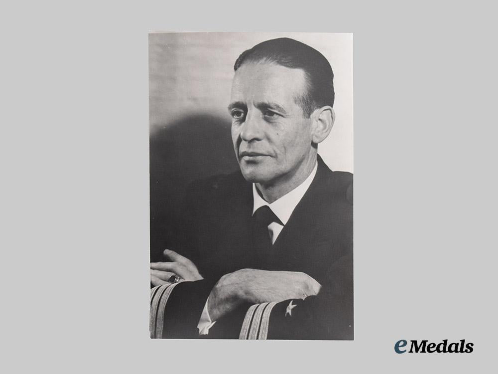 germany,_third_reich._a_lot_of_five_photographs_of_kriegsmarine_commanders(_knight’s_cross_recipients)___m_n_c1161