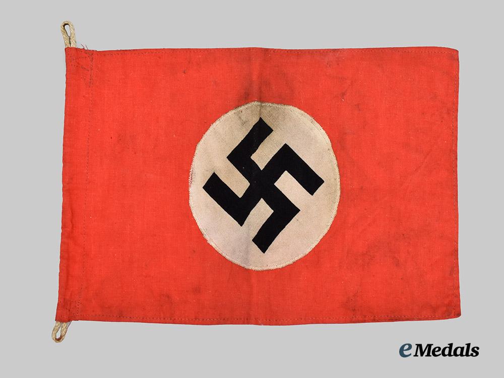 germany,_third_reich._a_k98_combat_bayonet,_with_n_s_d_a_p_flag___m_n_c1187