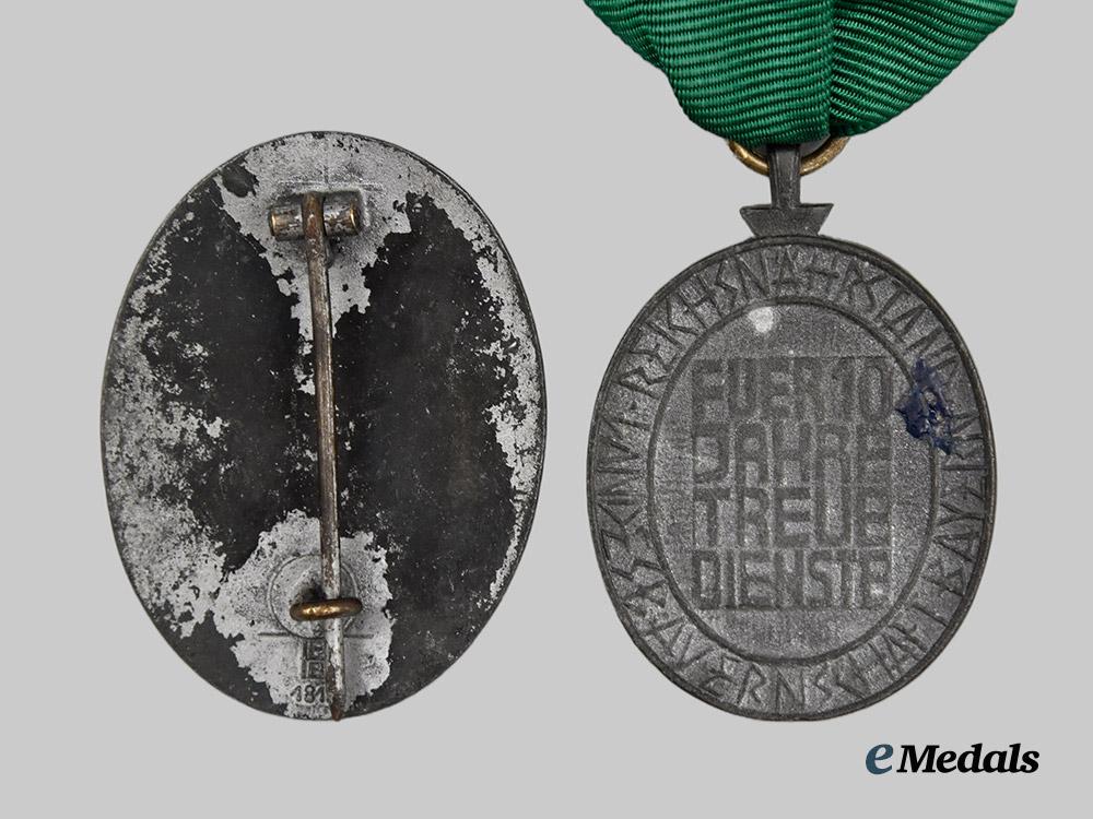 germany,_third_reich._a_lot_of_two_reichsnährstand_long_service_decorations___m_n_c1233