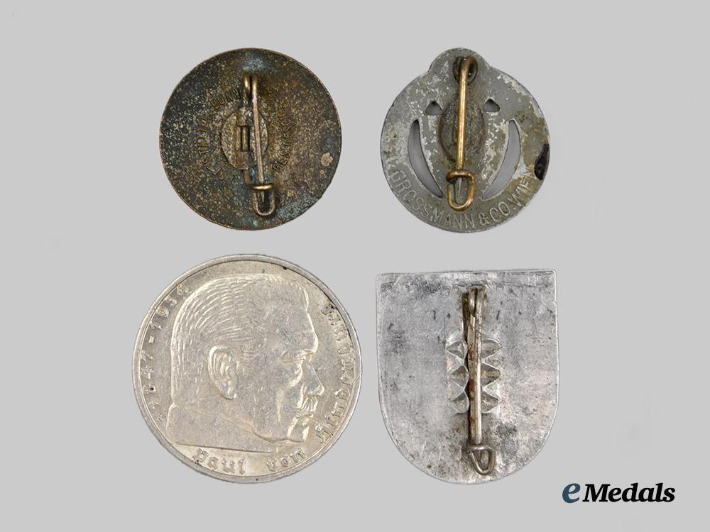germany,_third_reich._a_lot_of_four_pins,_badges,_and_currency___m_n_c1238