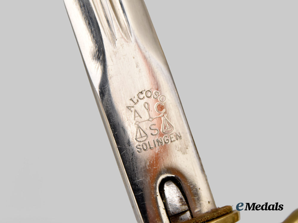 germany,_kriegsmarine._an_officer’s_dress_dagger,_by_alcoso___m_n_c1271