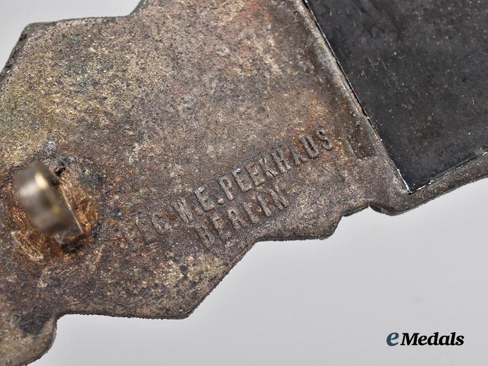 germany,_wehrmacht._a_close_combat_clasp,_silver_grade,_by_c._e._juncker___m_n_c1291