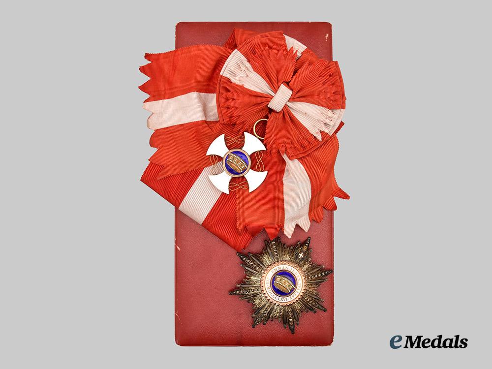italy,_kingdom._an_order_of_the_crown_of_italy,_grand_cross_set,_by_cravanzola,_c.1900___m_n_c1341