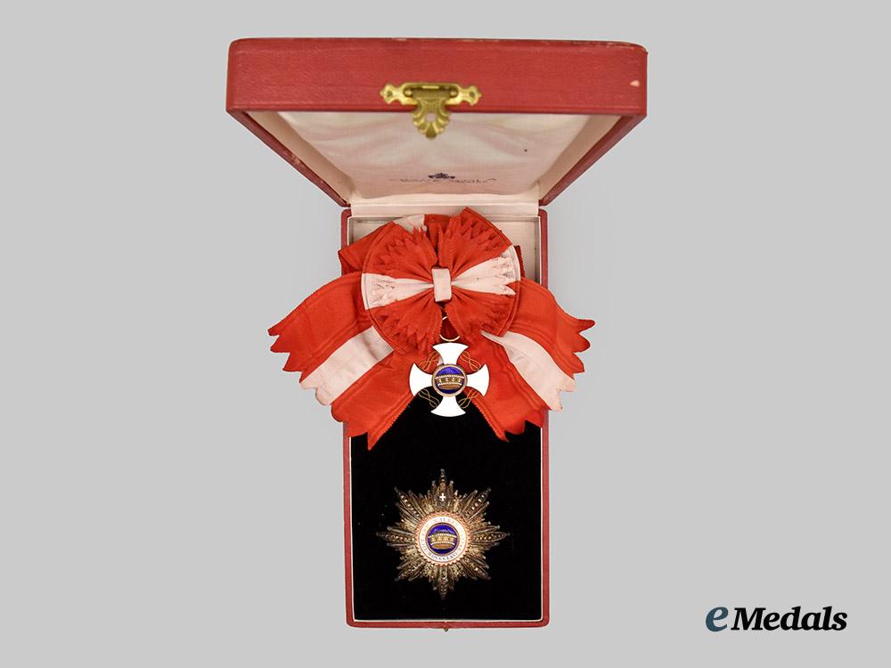 italy,_kingdom._an_order_of_the_crown_of_italy,_grand_cross_set,_by_cravanzola,_c.1900___m_n_c1344