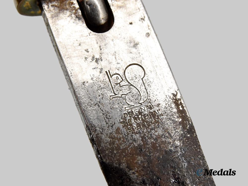 germany,_kriegsmarine._an_officer’s_dress_dagger,_by_carl_eickhorn___m_n_c1367