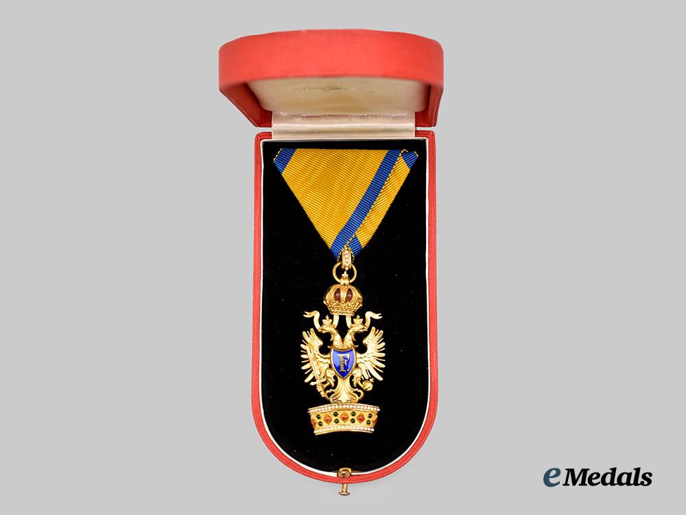 austria,_imperial._an_order_of_the_iron_crown,_i_i_i_class_in_gold,_by_rothe,_c.1900___m_n_c1393