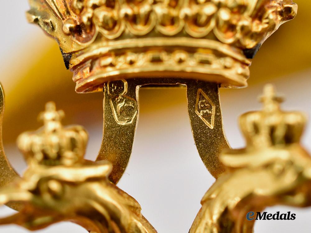 austria,_imperial._an_order_of_the_iron_crown,_i_i_i_class_in_gold,_by_rothe,_c.1900___m_n_c1403