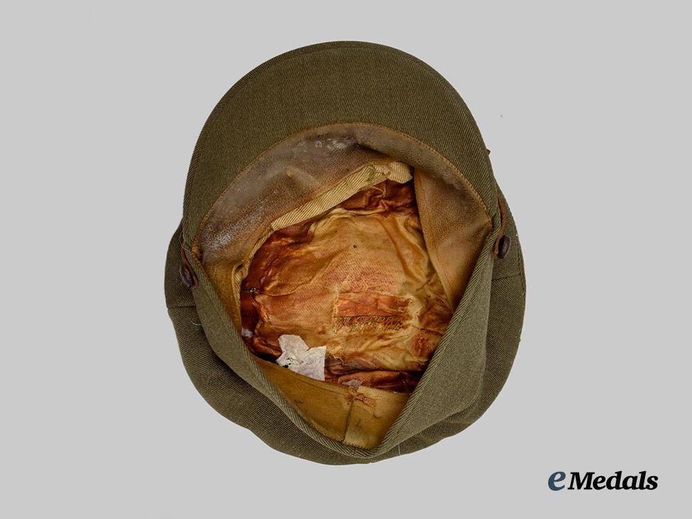 united_kingdom._an_officer’s_peaked“_crusher”_service_cap___m_n_c1407