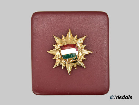 hungary,_people’s_republic._a_cased_order_of_the_flag_of_the_republic,_i_class_with_diamonds___m_n_c1421