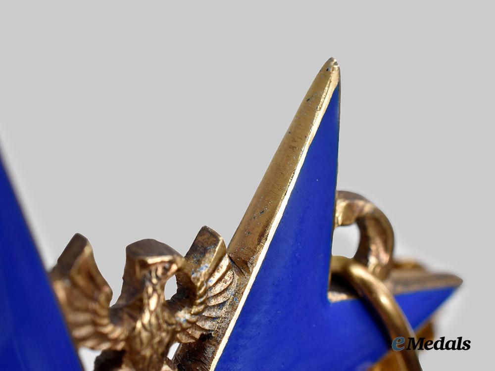 germany,_federal_republic._a_pour_le_mérite_with_oak_leaves,_superior_exhibition_example_by_steinhauer&_lück,_c.1967___m_n_c1453