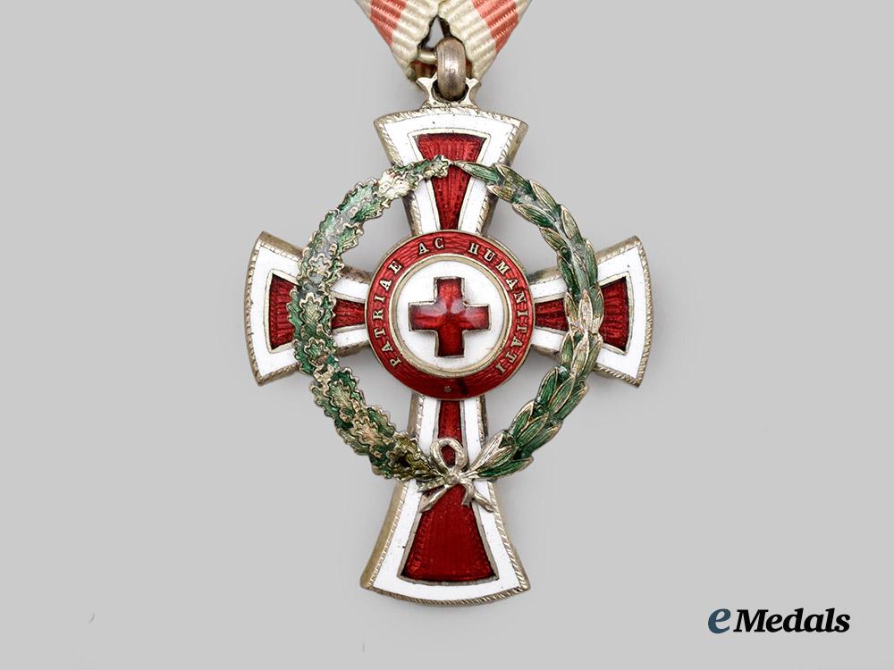 austria,_imperial._an_honour_decoration_of_the_red_cross,_i_i_class_cross___m_n_c1457