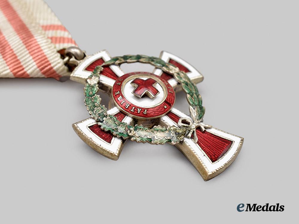 austria,_imperial._an_honour_decoration_of_the_red_cross,_i_i_class_cross___m_n_c1458
