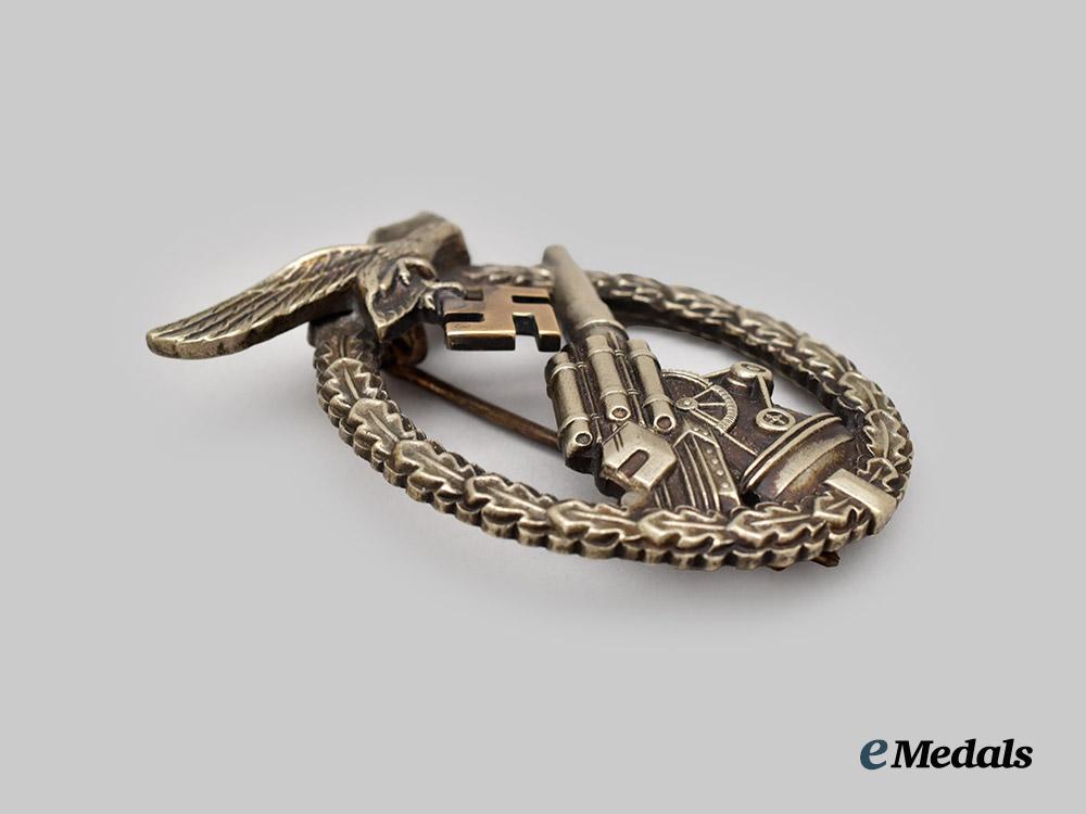 germany,_luftwaffe._a_flak_badge,_with_case,_early_example_by_gustav_brehmer___m_n_c1650