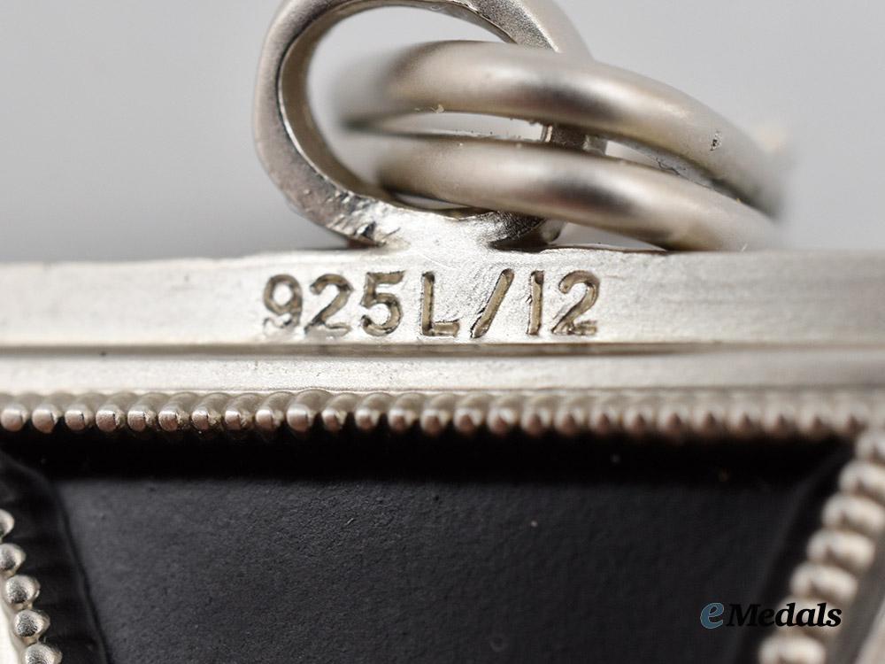 germany,_federal_republic._a_knight’s_cross_of_the_iron_cross,_late-_issue1957_version___m_n_c1758