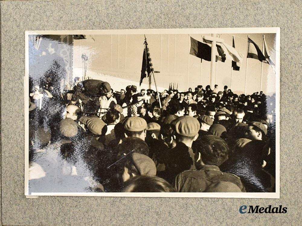 spain,_spanish_state._a_lot_of_awards,_documents,&_photographs_to_a_blue_division_combatant___m_n_c1848