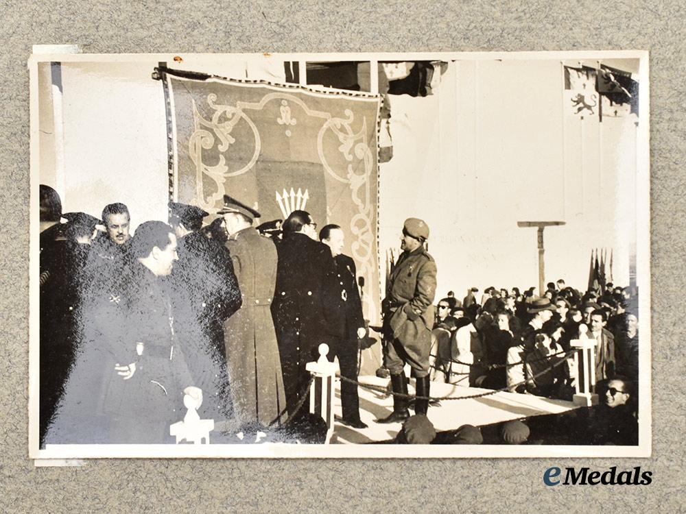 spain,_spanish_state._a_lot_of_awards,_documents,&_photographs_to_a_blue_division_combatant___m_n_c1851