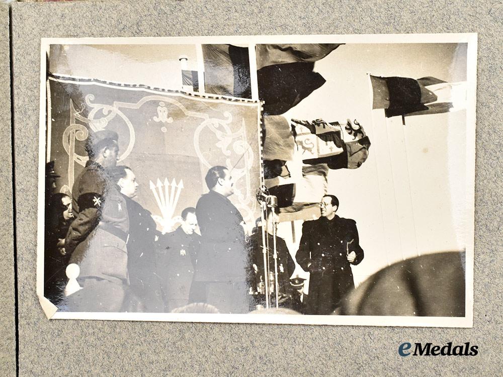 spain,_spanish_state._a_lot_of_awards,_documents,&_photographs_to_a_blue_division_combatant___m_n_c1854