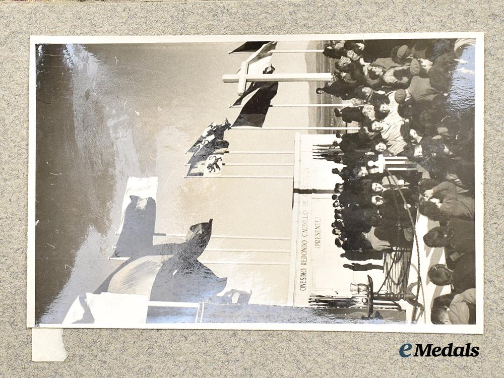 spain,_spanish_state._a_lot_of_awards,_documents,&_photographs_to_a_blue_division_combatant___m_n_c1857